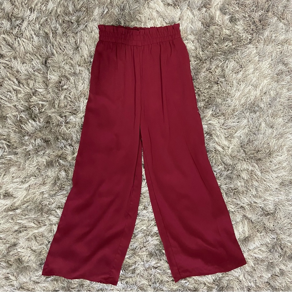 Droimp women burgundy polyester, elastic waist, wide leg pants. Size 6. Used.